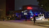 BENZİN İSTASYONU - Başkentte Otomobil Kafeye Girdi Açıklaması 1 Yaralı