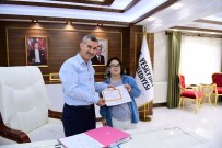 EĞİTİM ÖĞRETİM YILI - Down Sendromlu İrem Yeşilyurt Belediyesinde Staj Yaptı