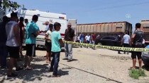 YÜK TRENİ - GÜNCELLEME - Mersin'de Yük Treni Servis Minibüsüne Çarptı Açıklaması 1 Ölü, 8 Yaralı