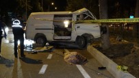 Kontrolden Çıkan Minibüs Refüjdeki Ağaca Çarptı Açıklaması 1 Ölü, 6 Yaralı