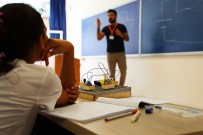 MUTLU YILDIRIM - Ortaokul Öğrencilerinden 'Ben De Kendi Robotumu Kodluyorum' Projesi