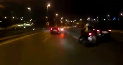 Otomobil İki Motosiklete Çarptı Açıklaması 1 Ölü, 2 Yaralı