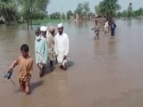 MUSON YAĞMURLARı - Pakistan'da Sel Açıklaması Yüzlerce İnsan Tahliye Edildi