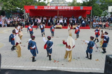 Selendi'de Kiraz Festivali Coşkuyla Kutladı