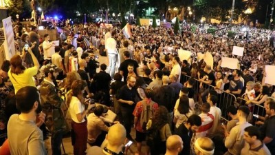 Gürcistan'daki Protestolar Devam Ediyor