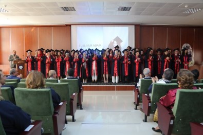 KSBÜ Tıp Fakültesi'nde Mezuniyet Sevinci