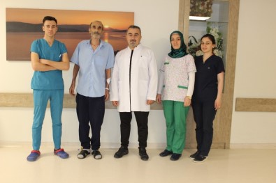 Mide Kanseri Hastası Hatem'de Kapalı Ameliyatla Sağlığına Kavuştu