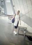 KADIN HIRSIZ - (Özel) İstanbul'da Metro İstasyonunda Telefon Çalan Kadın Hırsız Kamerada