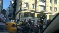 İSTİKLAL CADDESİ - (Özel) Taksim'de Taksicinin İhmali Engelli Adamı Yaralıyordu
