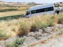 Siirt'te Minibüs İle Otomobil Çarpıştı Açıklaması 1'İ Ağır 10 Yaralı Haberi