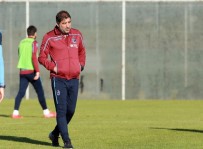 ÜNAL KARAMAN - Ünal Karaman'dan Tam Gün Mesai