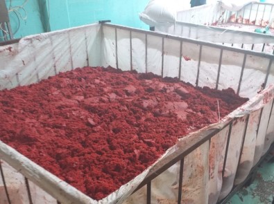 Uygunsuz Koşullarda Üretilen 3 Ton Salça İmha Edildi