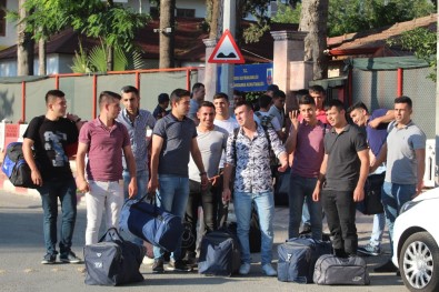 Antalya'da Erken Terhis Sevinci