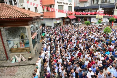 Araklı'daki Selde Hayatını Kaybeden 78 Yaşındaki Vatandaş Son Yolculuğuna Uğurlandı