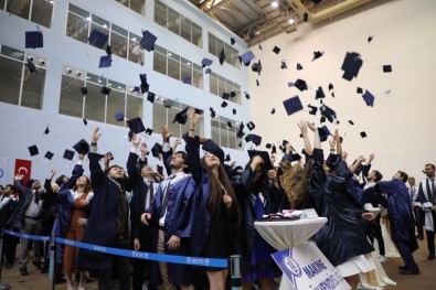 Bartın Üniversitesi 11'İnci Mezunlarını Uğurladı