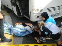 SAKıZKÖY - İşçi Servisi Motosiklete Çarptı Açıklaması 1 Ölü