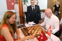 SATRANÇ FEDERASYONU - Satranç Sporcuları Zeybek Oynadı