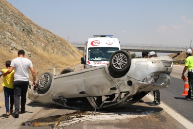 Tekeri Patlayan Otomobil Takla Attı Açıklaması 8 Yaralı