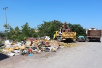SANAYİ SİTESİ - Toprak Döküp Yol Kapatan Esnafa Belediye'den Cevap