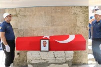 YILLIK İZİN - Trafik Kazasında Hayatını Kaybeden Polis Toprağa Verildi