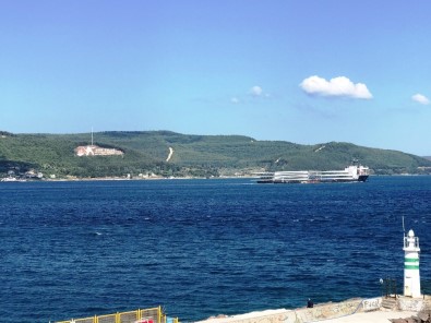 58 Metre Ve 15 Ton Ağırlığındaki Rüzgar Türbini Kanatları 262 Metrelik Gemiyle Taşındı