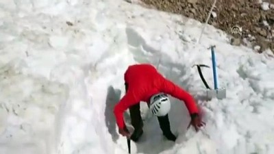 Niğde'de Çığ Altında Kalan Dağcıyı Arama Çalışmaları Devam Ediyor