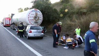 Otomobil, Park Halindeki LPG Yüklü Tankere Çarptı Açıklaması 1 Ölü, 1 Yaralı