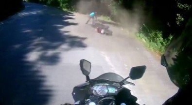 (Özel) Sarıyer'de Motosikletli Gencin Kazası Kamerada