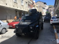 MİMAR SİNAN - Taksiciye Evinin Önünde Silahlı Saldırı