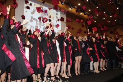 Tıp Fakültesi Mezunları Hekimlik Mesleğine Adım Attı