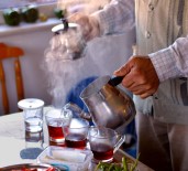 YEŞIL ÇAY - Çayın Azı Şifa Fazlası Zarar