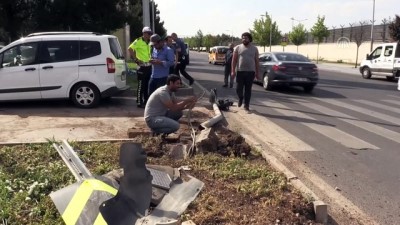 Diyarbakır'da Trafik Kazasında Anne Ve Oğlu Yaralandı