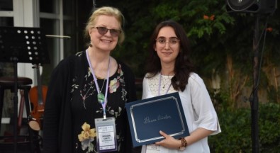 DPÜ'lü Akademisyen Büşra Günhan'a Ödül