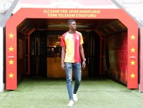 VALENTINE - Galatasaray'a 20'Lik Defans Oyuncusu