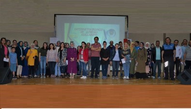 'İnternetin Bilinçli Ve Güvenli Kullanımı' Semineri