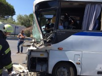 SERVİS ŞOFÖRÜ - Manisa'da İşçi Servisi Tırla Çarpıştı Açıklaması 6 Yaralı