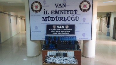 Van'da 250 Bin TL Değerinde Kaçak Telefon Ve Aksesuarı Ele Geçirildi
