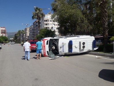 Antalya'da Ambulans Kazası Açıklaması 1 Yaralı