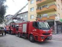 İTFAİYE ARACI - Bilecik'te Çatı Yangını