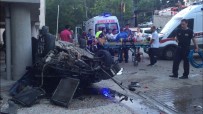 BURSA BÜYÜKŞEHİR BELEDİYESİ - Bursa'da Araç Takla Attı Açıklaması 3 Yaralı