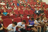 ÇOCUK ÜNİVERSİTESİ - CERN Araştırmacısı Prof. Dr. Mossadek Talby, Çocuklara Atom Altı Parçacıkların Gizemli Dünyasını Anlattı