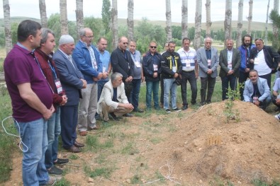 Gazeteci Abdulkadir Nişancı Mezarı Başında Anıldı