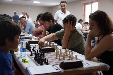 Merkezefendi Belediyesinden İlk Satranç Turnuvası
