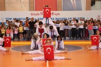 SAYGI DURUŞU - Nevşehir'de Yaz Spor Okulları Bin 500 Öğrencinin Katılımıyla Başladı