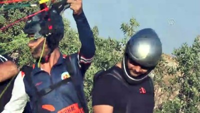 Şırnak'ta Yamaç Paraşütü Hedef Yarışmaları Başladı