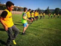 Yaz Futbol Okulu Faaliyetlere Başladı