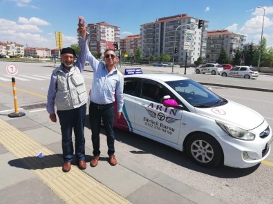 Azmetti 76 Yaşında Ehliyet Aldı