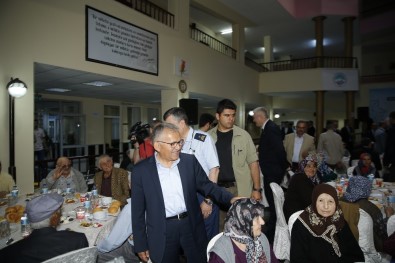 Başkan Büyükkılıç Açıklaması 'Yaşlılarımız Başımızın Tacı'