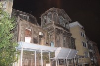 Beşiktaş'ta Metruk Bir Binanın Çökme Tehlikesi
