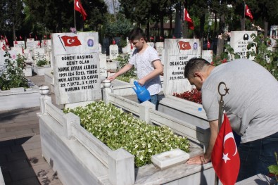 Edirnekapı Şehitliği'nde Buruk Bayram